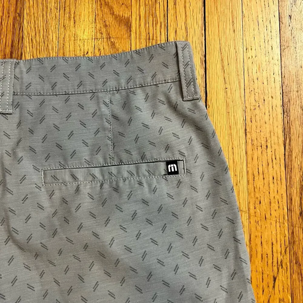 Travis Mathew Shorts Mens 32 Gray Performance Golf Stretch Flat Front Geometric